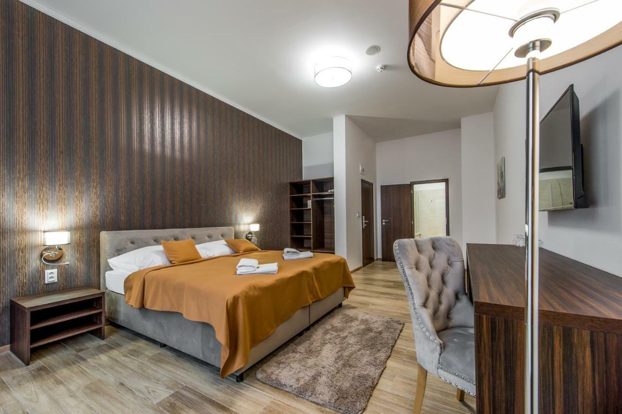 Hotel Black Horse Presov Bagian luar foto